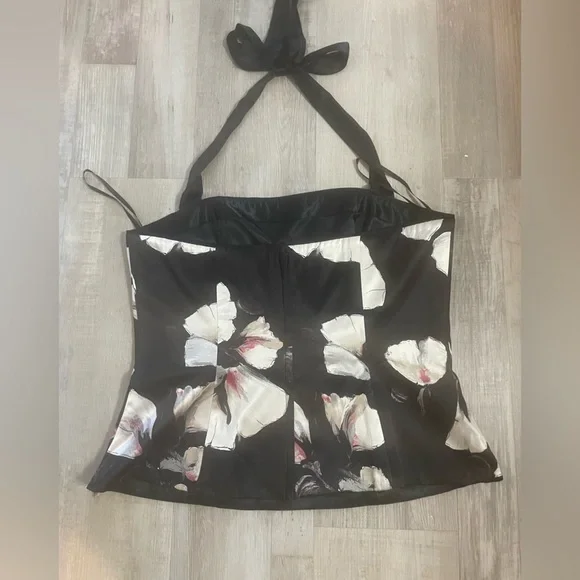 White House Black Market 100% silk floral halter top. See pics for measurements - Picture 3 of 14